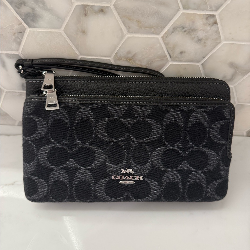 COACH Black Signature Double Zip Wristlet Wallet